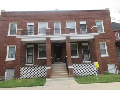 358 E 70th St, Chicago, IL 60637 photo 1