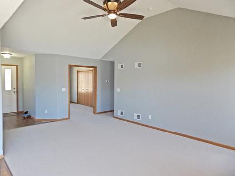 196 E Division St, Manteno, IL 60950 photo 7