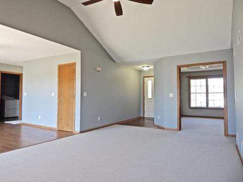 196 E Division St, Manteno, IL 60950 photo 4