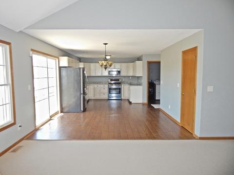 196 E Division St, Manteno, IL 60950 photo 9