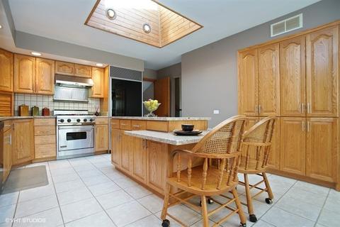 1080 Hassell Rd, Hoffman Estates, IL 60169 photo 3