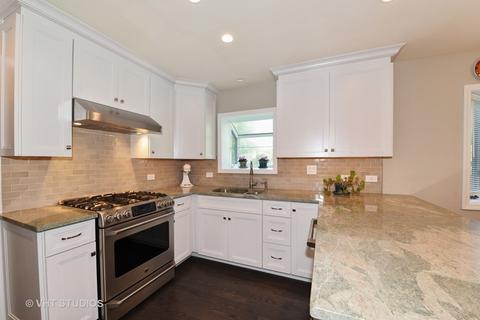 8400 Dolfor Cv, Burr Ridge, IL 60527 photo 5