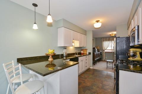 868 Heatherbrook Ct, Wheaton, IL 60189 photo 4