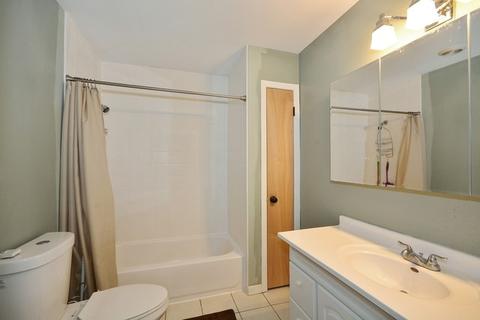 868 Heatherbrook Ct, Wheaton, IL 60189 photo 8