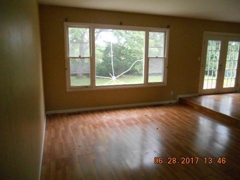 4512 Front Royal Dr, Mchenry, IL 60050 photo 2
