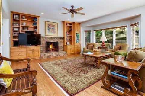 2086 Primrose Ln, Naperville, IL 60565 photo 10