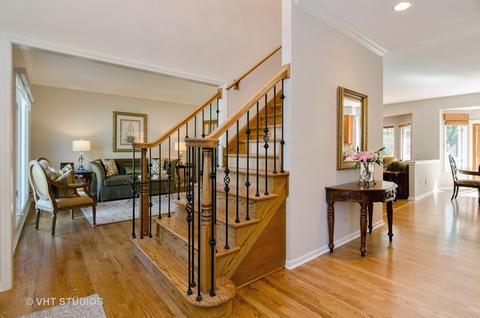 2086 Primrose Ln, Naperville, IL 60565 photo 2