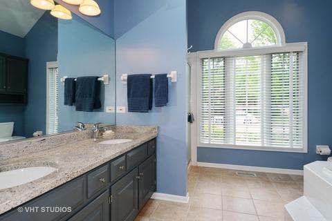1375 Cranbrook Cir, Aurora, IL 60502 photo 13