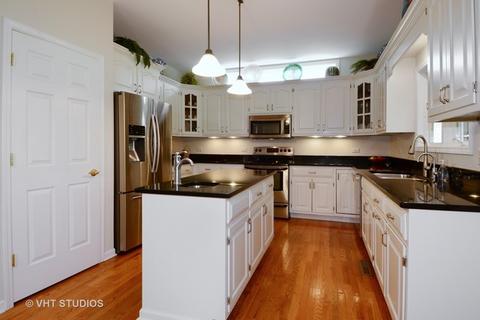 1375 Cranbrook Cir, Aurora, IL 60502 photo 2