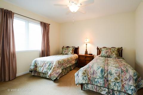 1375 Cranbrook Cir, Aurora, IL 60502 photo 16
