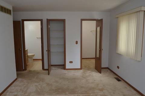 735 Waverly Dr #A, Elgin, IL 60120 photo 8