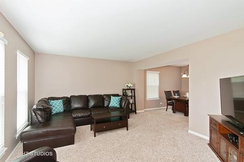 1008 Longford Rd, Bartlett, IL 60103 photo 3