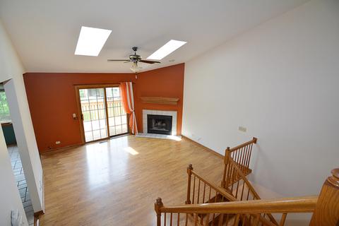 856 Millcreek Cir, Elgin, IL 60123 photo 7