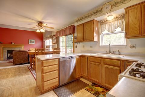 2148 Brindlewood Dr, Plainfield, IL 60586 photo 5