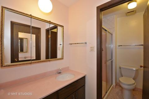1657 Dover Ct #A, Wheaton, IL 60189 photo 8