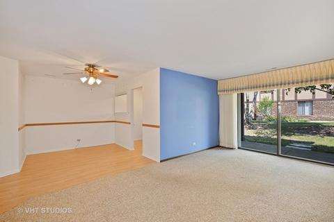 1657 Dover Ct #A, Wheaton, IL 60189 photo 4