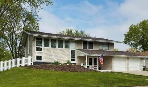 1340 Dennison Rd, Hoffman Estates, IL 60169 photo 1