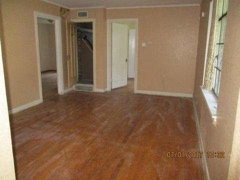 15641 Sawyer Ave, Markham, IL 60428 photo 3