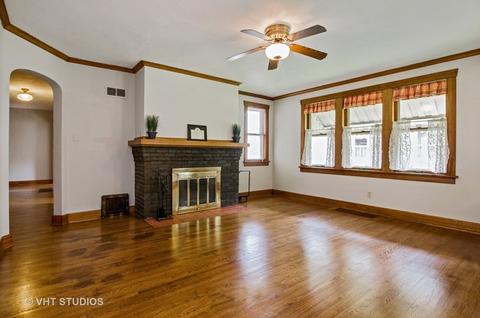 365 Elm St, Elgin, IL 60123 photo 2