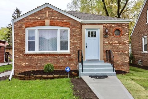 1239 E 97th Pl, Chicago, IL 60628 photo 1