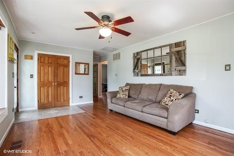 2312 Bluebird Ln, Rolling Meadows, IL 60008 photo 2