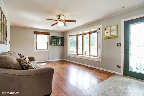 2312 Bluebird Ln, Rolling Meadows, IL 60008 photo 3