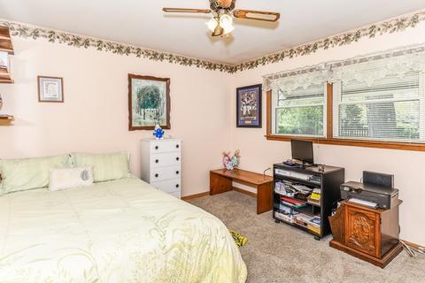 807 E Golfview Dr, Mount Prospect, IL 60056 photo 9