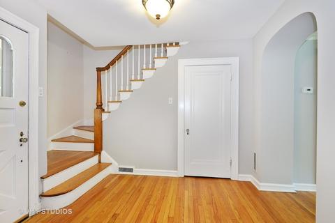 2620 Simpson St, Evanston, IL 60201 photo 2