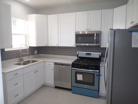 2439 E 93rd St, Chicago, IL 60617 photo 3