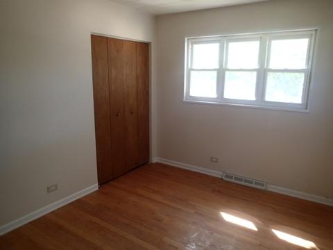 1436 Willow Ave, Des Plaines, IL 60016 photo 10
