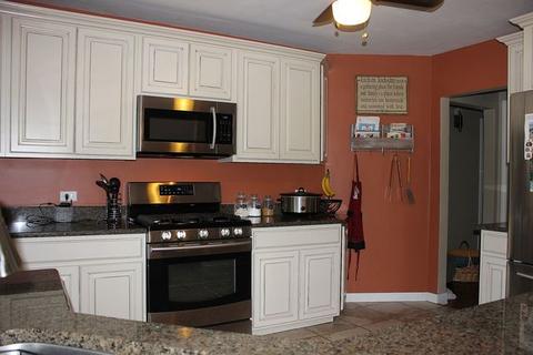 18328 Burnham Ave, Lansing, IL 60438 photo 6