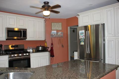 18328 Burnham Ave, Lansing, IL 60438 photo 5
