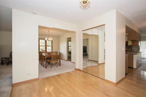 867 Groton Ct, Bartlett, IL 60103 photo 2