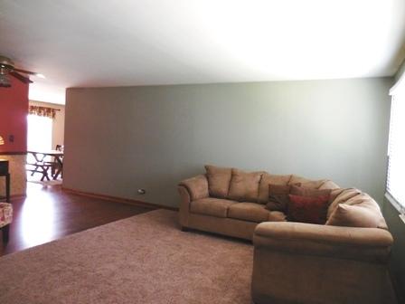 1377 Borden Dr, Elgin, IL 60120 photo 3