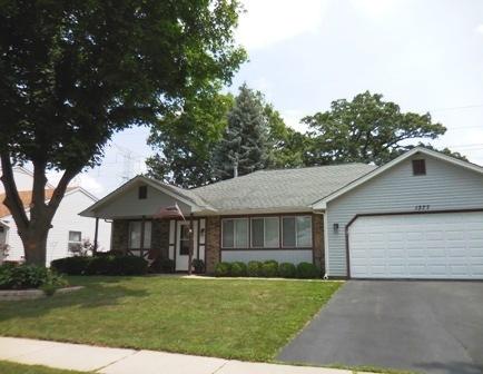 1377 Borden Dr, Elgin, IL 60120 photo 1