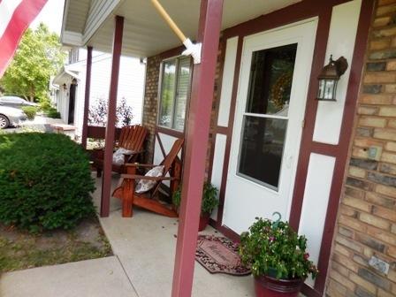 1377 Borden Dr, Elgin, IL 60120 photo 2
