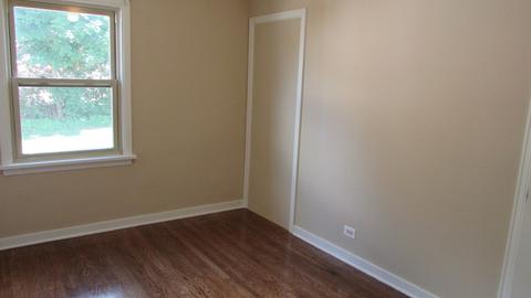 395 Hamilton Ave, Elgin, IL 60123 photo 9