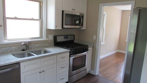 395 Hamilton Ave, Elgin, IL 60123 photo 5