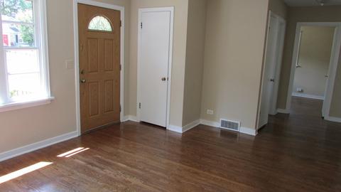 395 Hamilton Ave, Elgin, IL 60123 photo 3