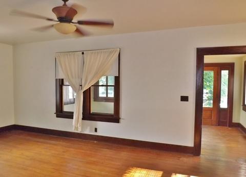 132 E Union St, Seneca, IL 61360 photo 8