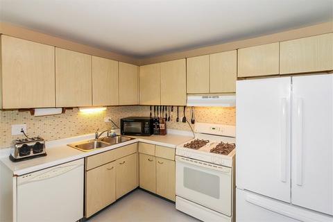 666 Westmere Rd, Des Plaines, IL 60016 photo 8