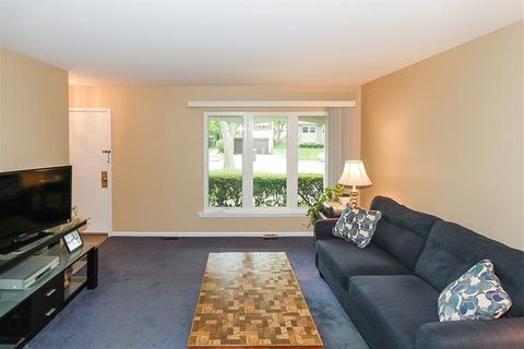 666 Westmere Rd, Des Plaines, IL 60016 photo 4