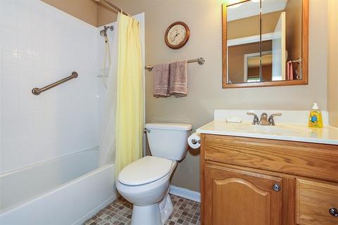 666 Westmere Rd, Des Plaines, IL 60016 photo 16