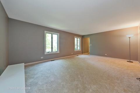 512 Sheffield Dr, Naperville, IL 60565 photo 2