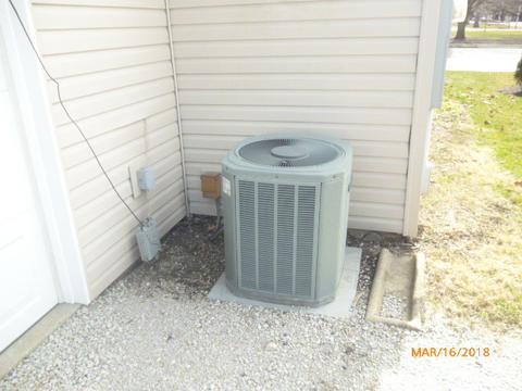 134 W Washington St, Philo, IL 61864 photo 3