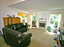 1486 Diamond Dr, Hoffman Estates, IL 60192 photo 2