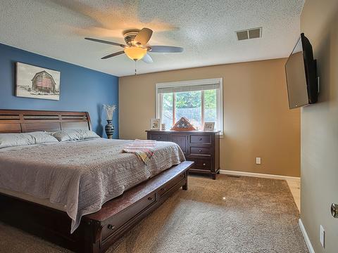 702 Compton Ave, Champaign, IL 61822 photo 17