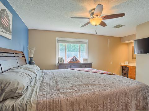 702 Compton Ave, Champaign, IL 61822 photo 18