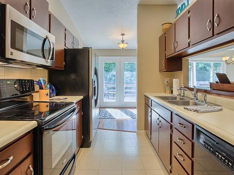 702 Compton Ave, Champaign, IL 61822 photo 5