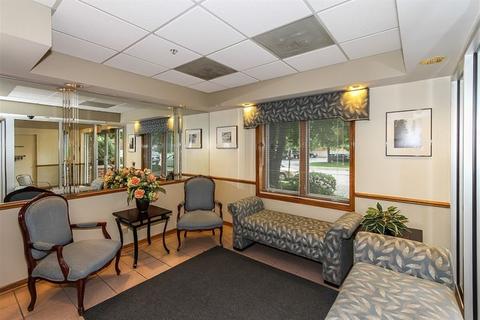 1600 E Thacker St #608, Des Plaines, IL 60016 photo 2